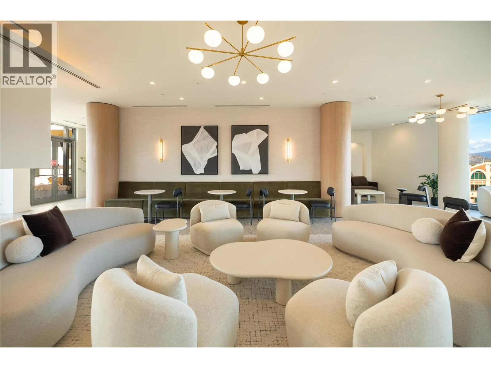 3340 Lakeshore Road Unit# 715