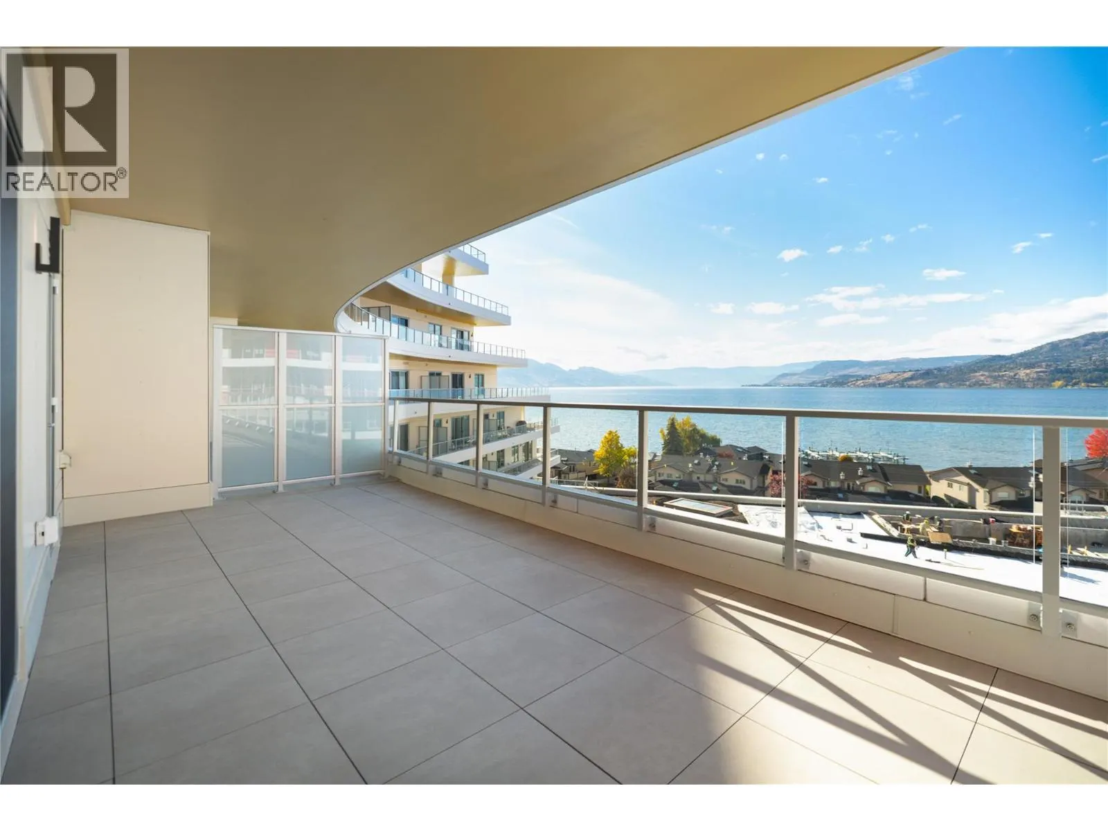 3340 Lakeshore Road Unit# 715