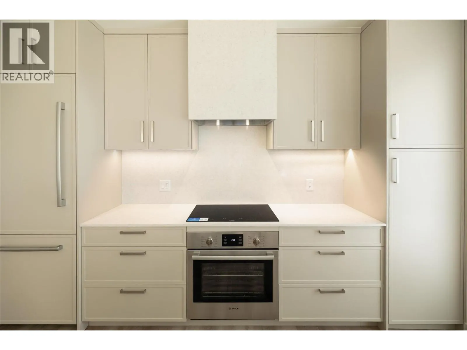 3340 Lakeshore Road Unit# 715