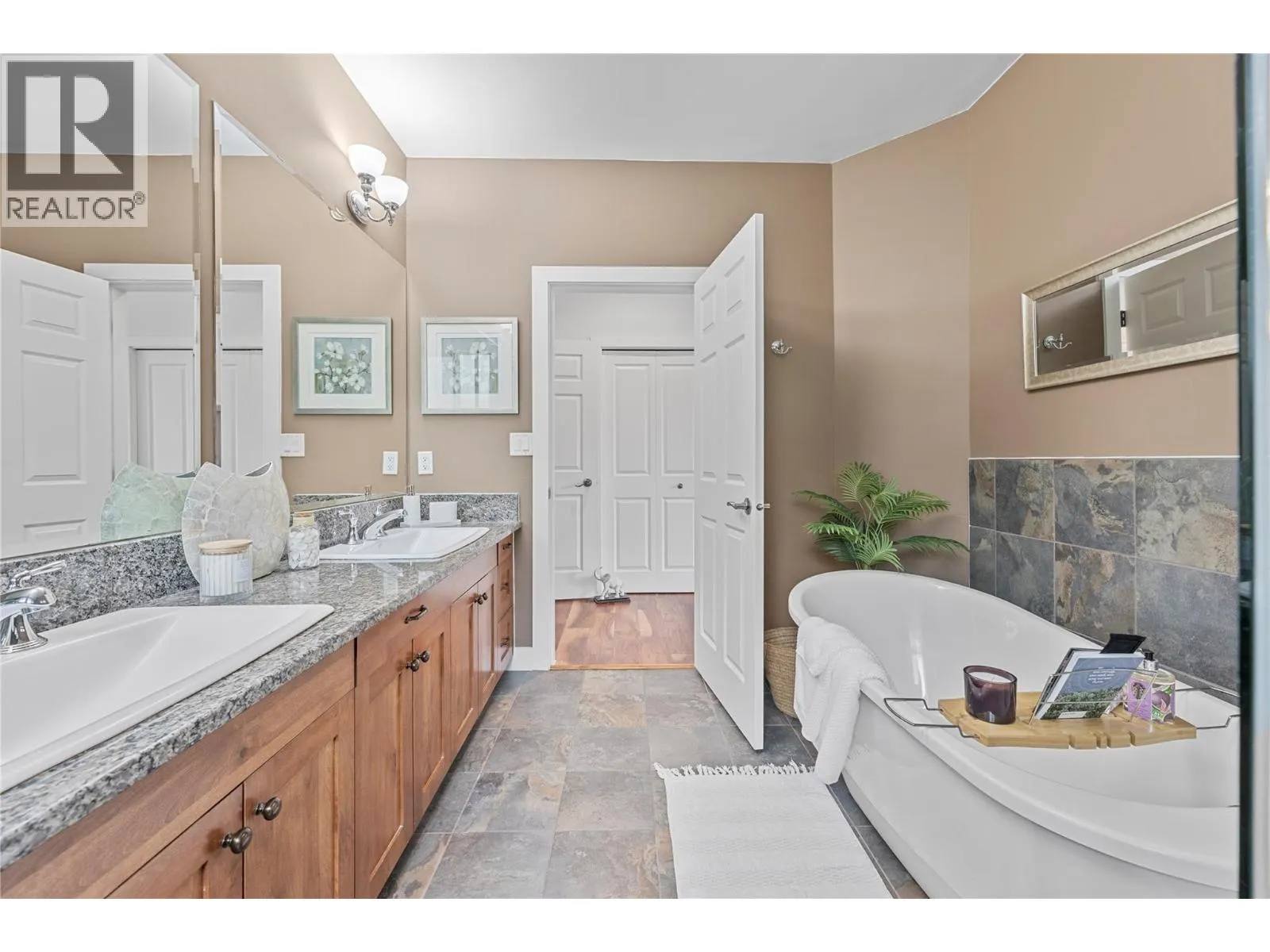 1581 20 Street NE Unit# 14