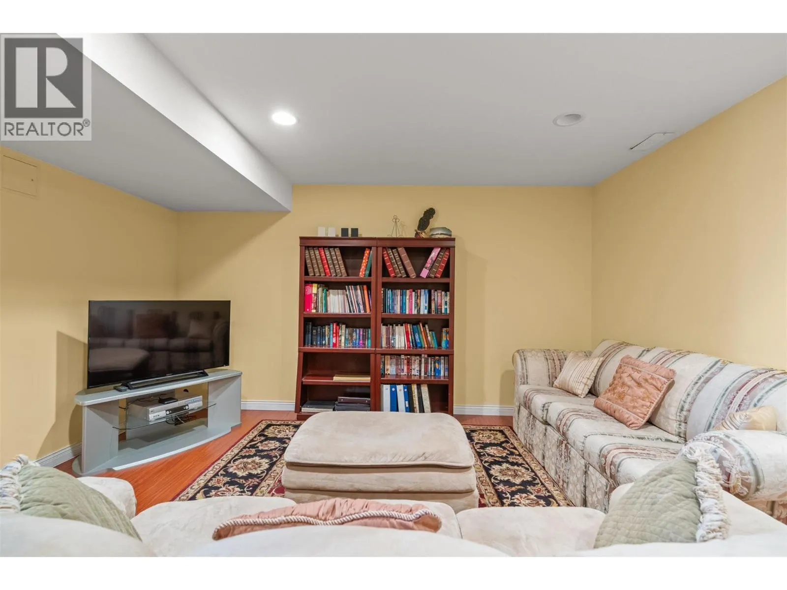 6785 Foothills Drive