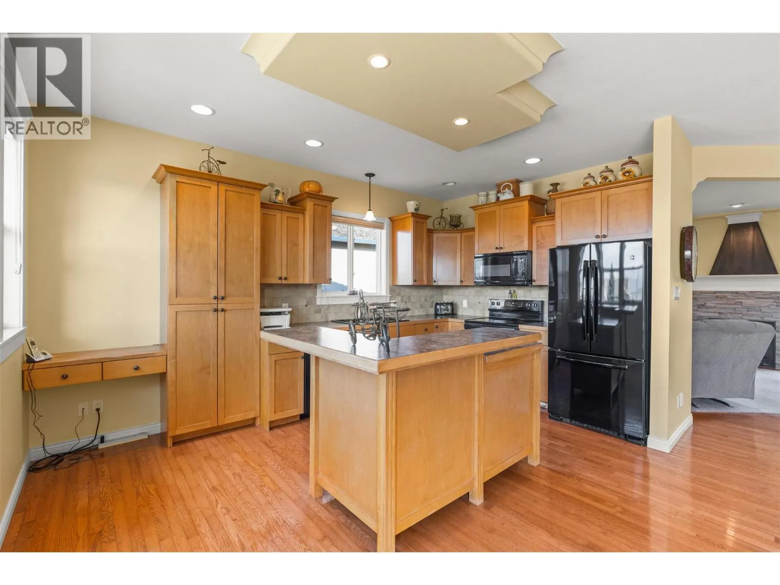 6785 Foothills Drive