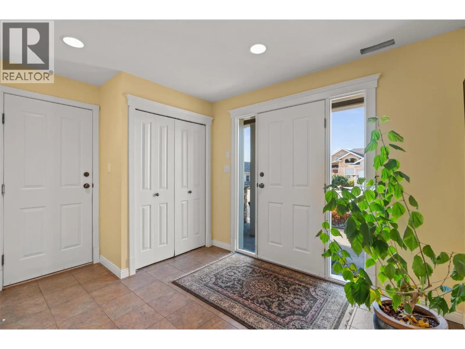 6785 Foothills Drive