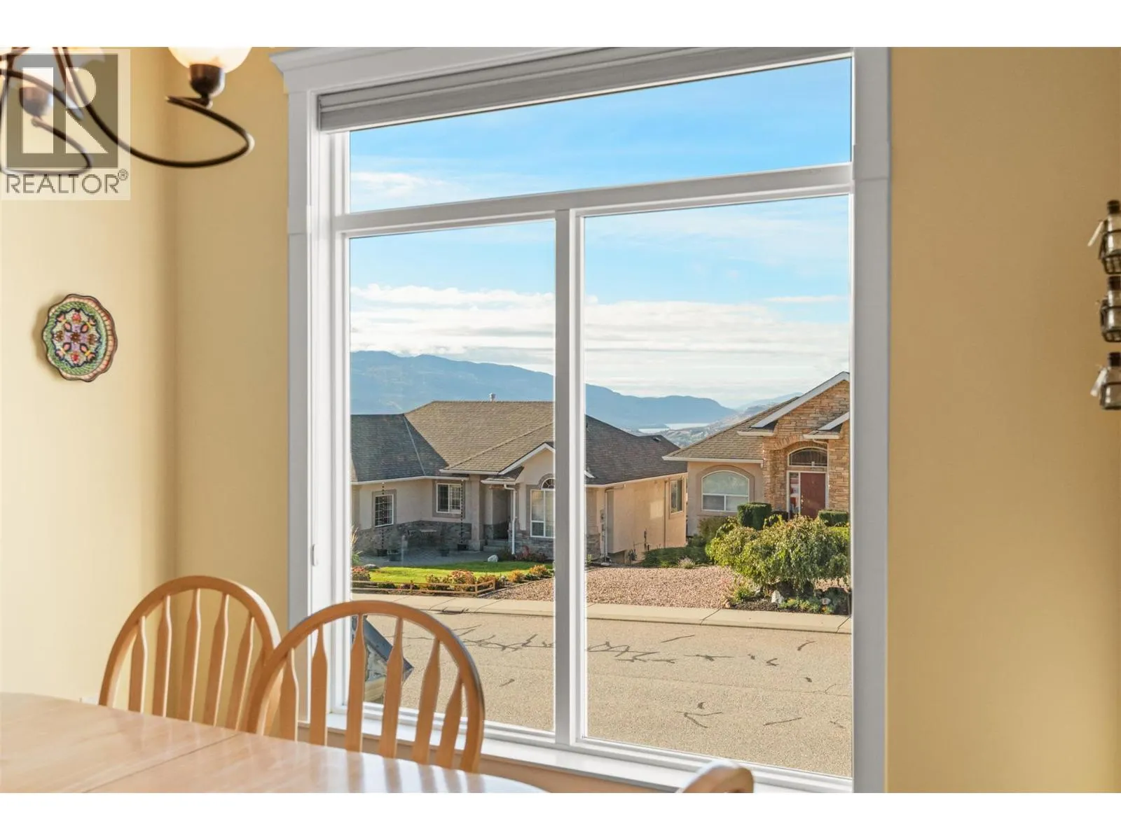 6785 Foothills Drive