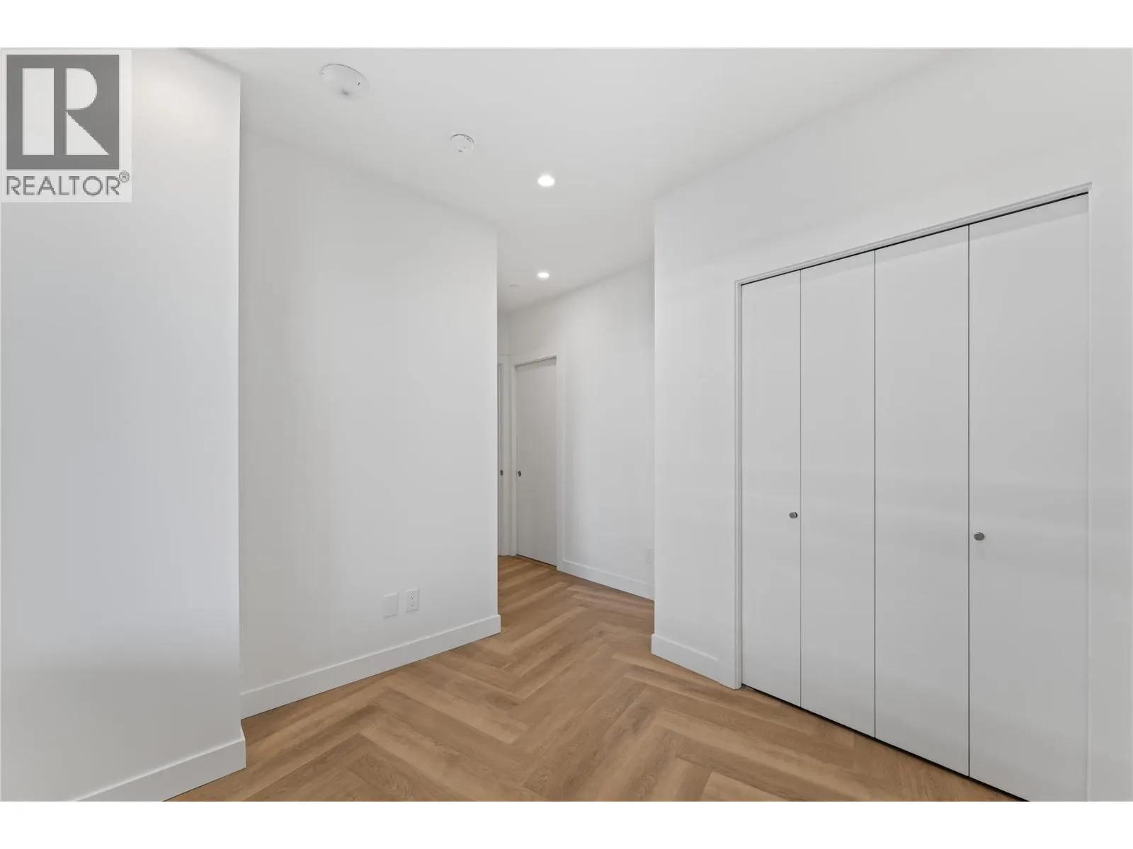 3340 Lakeshore Drive Unit# 414