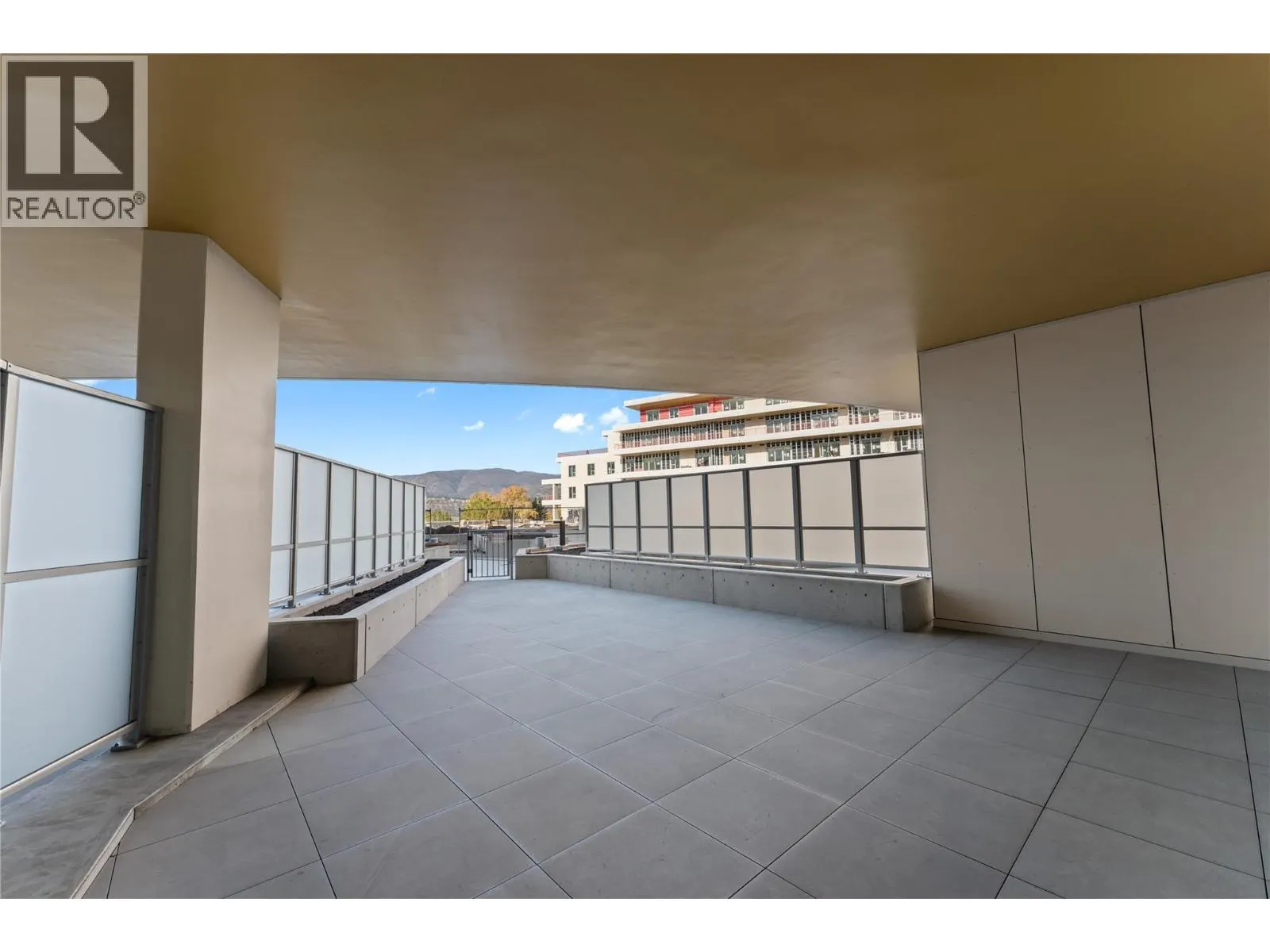 3340 Lakeshore Drive Unit# 414