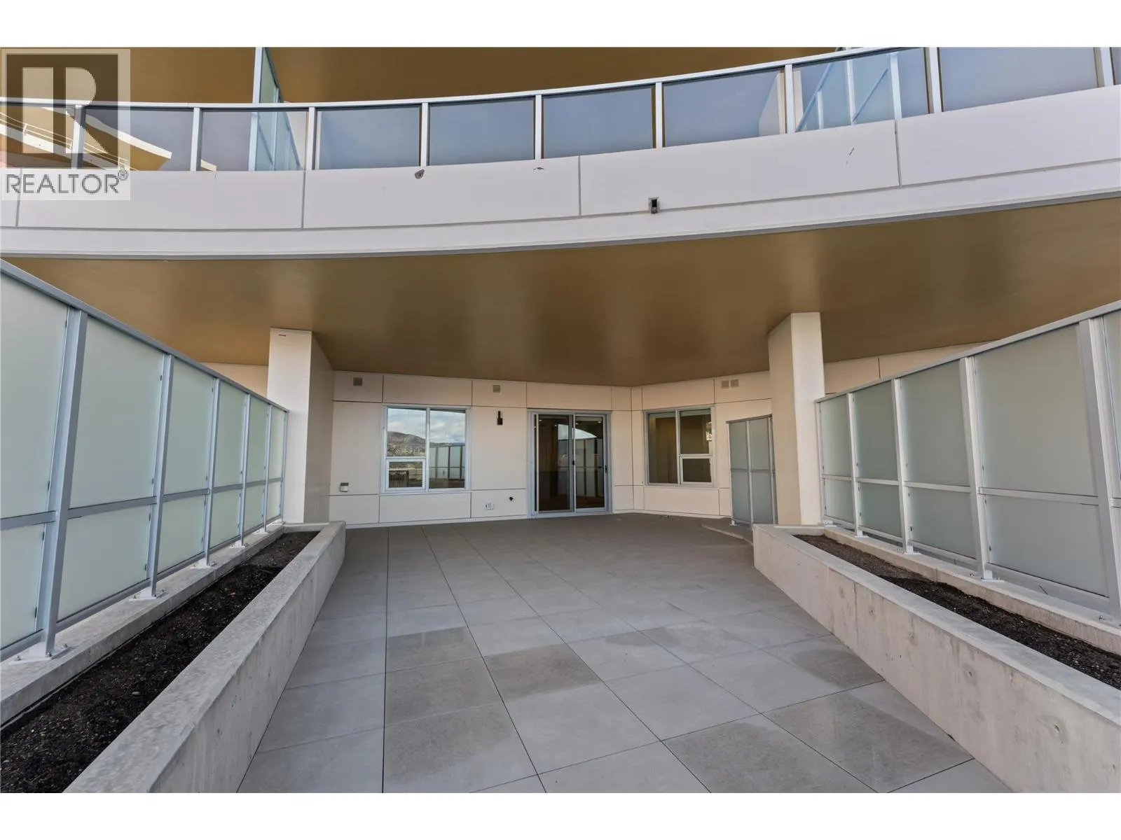 3340 Lakeshore Drive Unit# 414