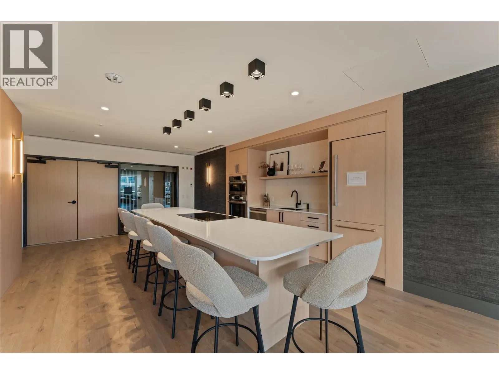 3340 Lakeshore Drive Unit# 414