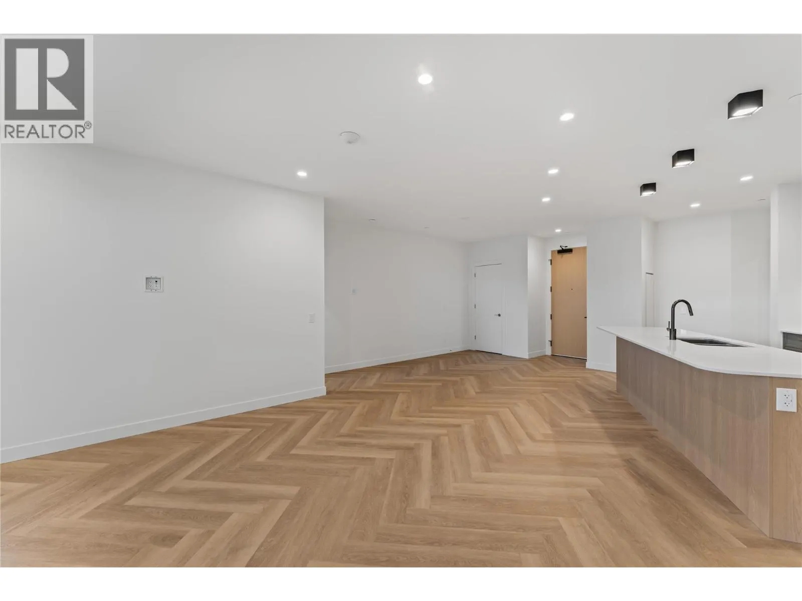 3340 Lakeshore Drive Unit# 414