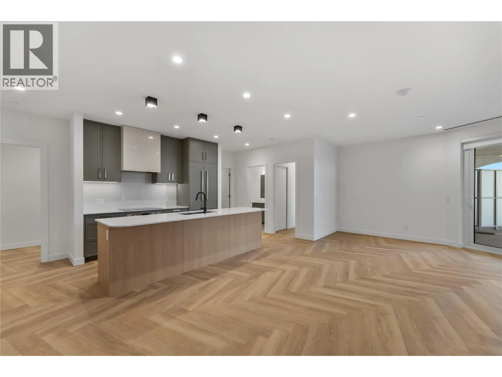 3340 Lakeshore Drive Unit# 414