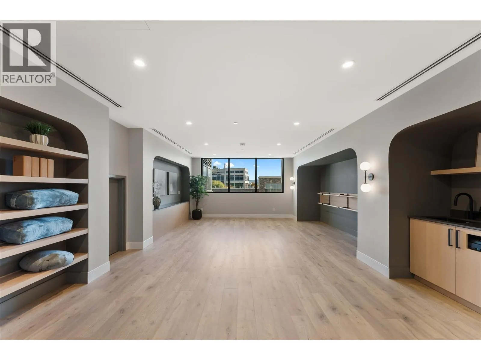 3340 Lakeshore Drive Unit# 414