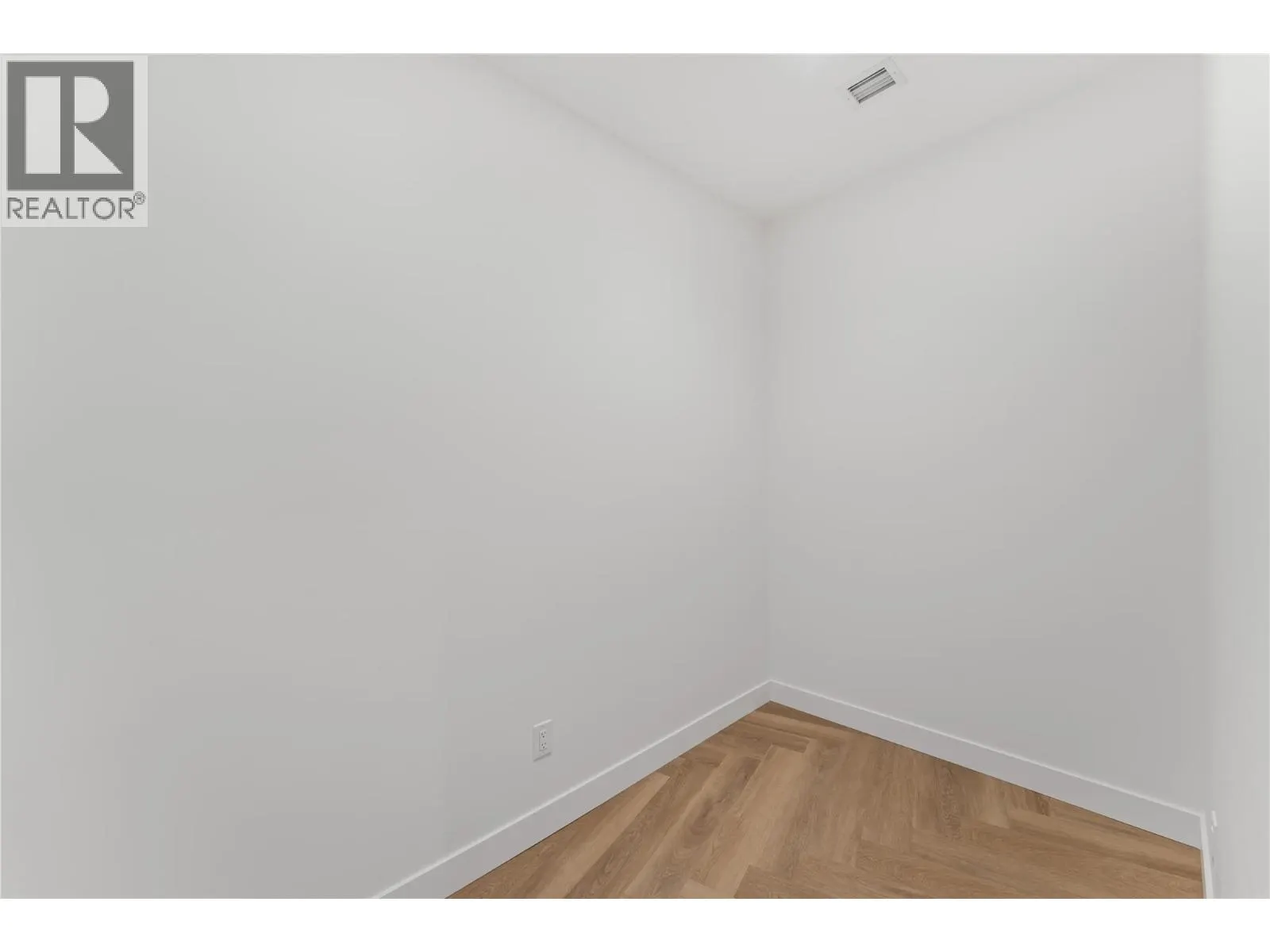 3340 Lakeshore Drive Unit# 414