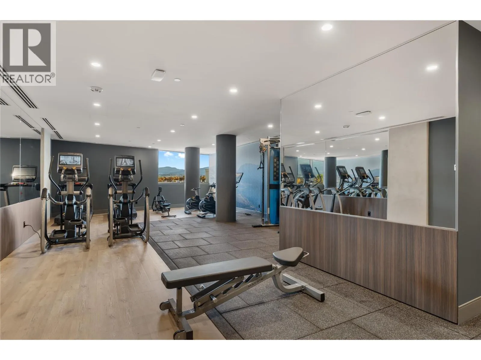 3340 Lakeshore Drive Unit# 414