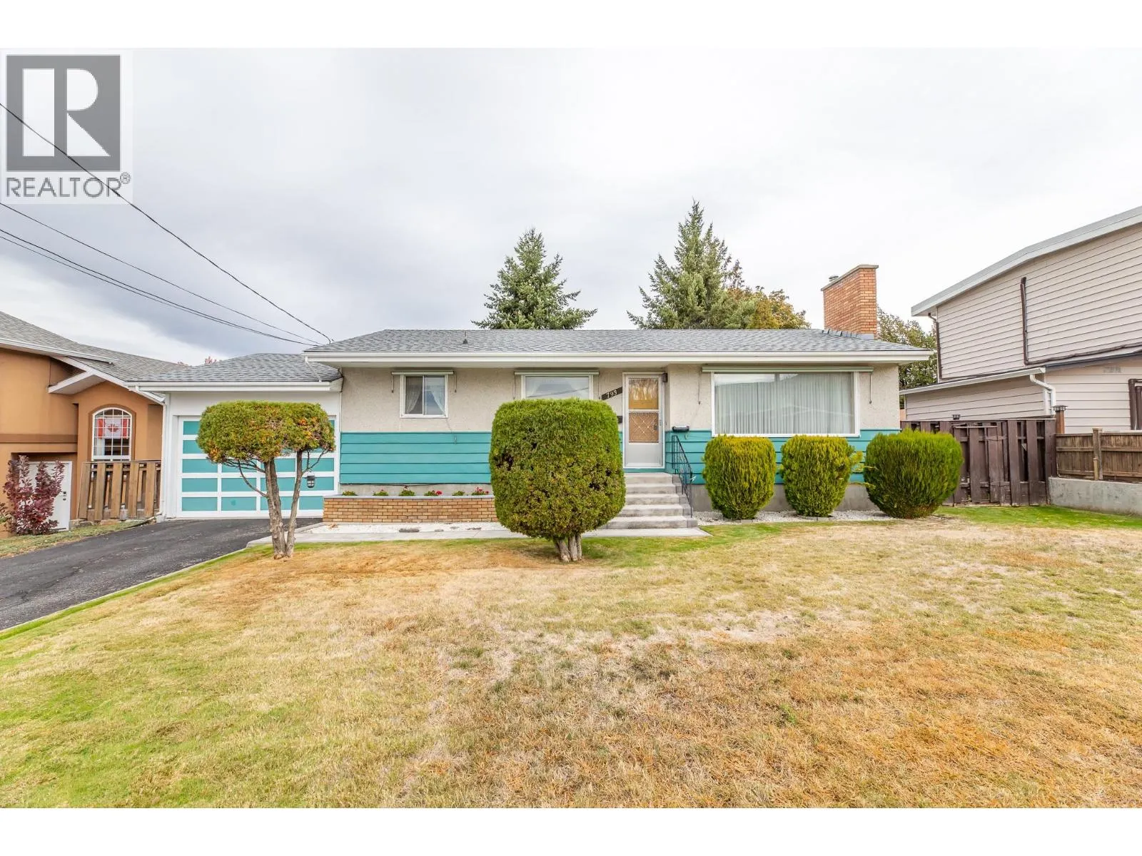 793 MacCleave Avenue