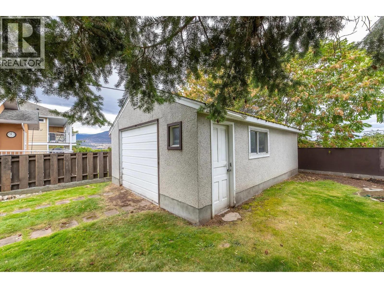 793 MacCleave Avenue