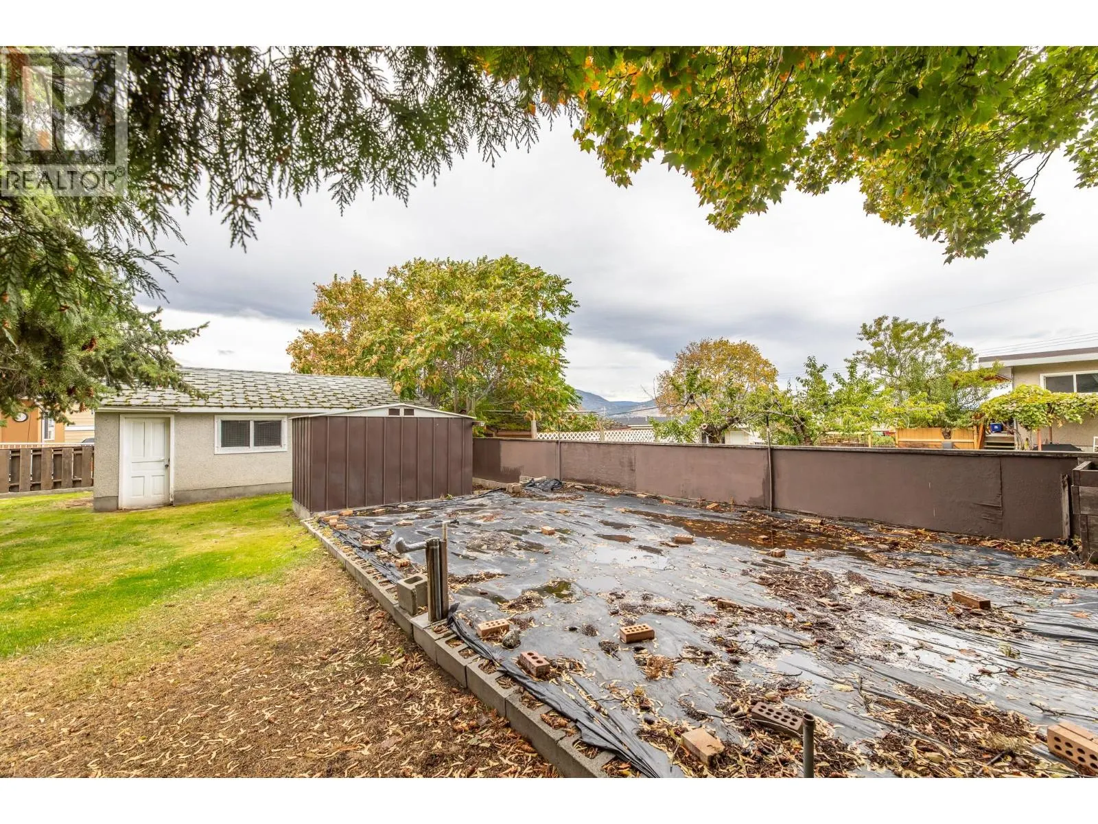 793 MacCleave Avenue