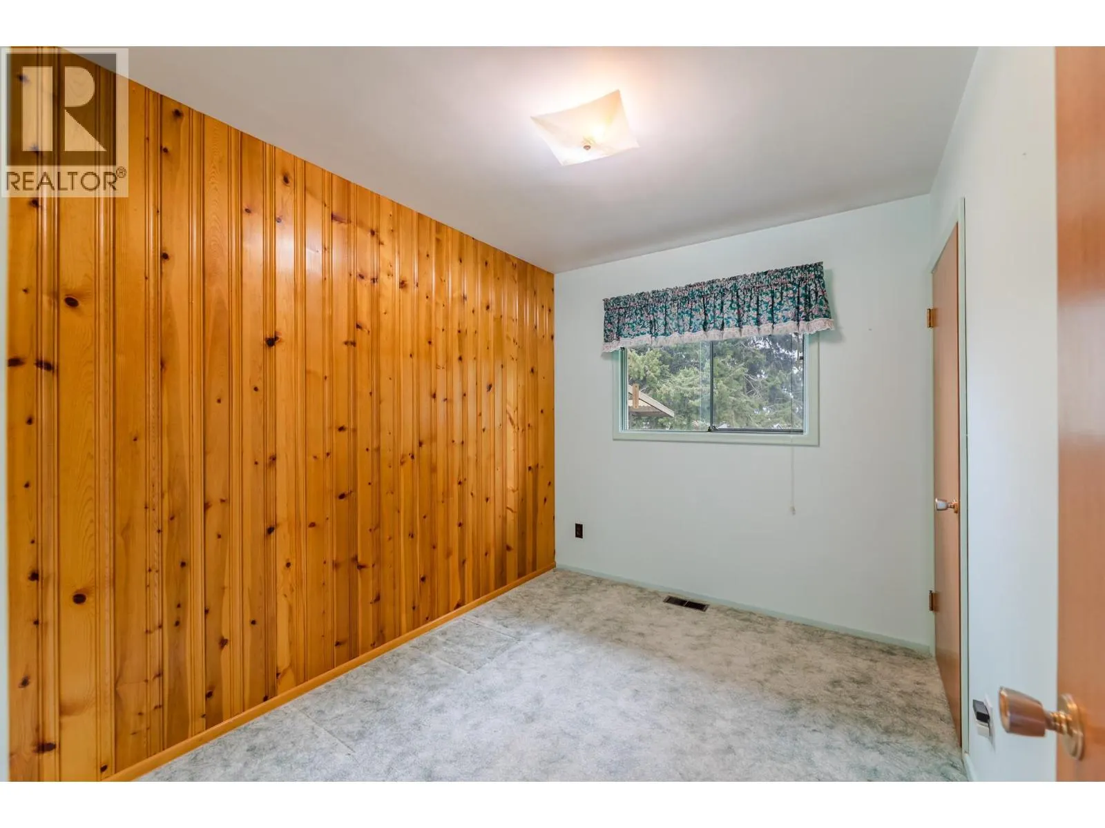 793 MacCleave Avenue