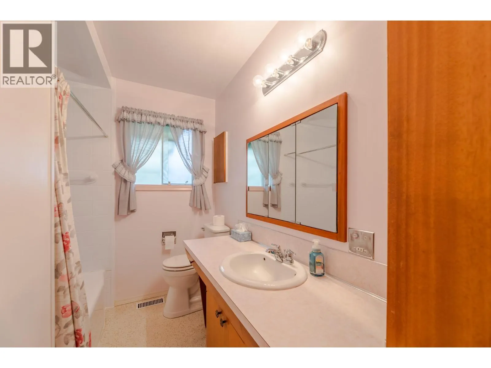 793 MacCleave Avenue