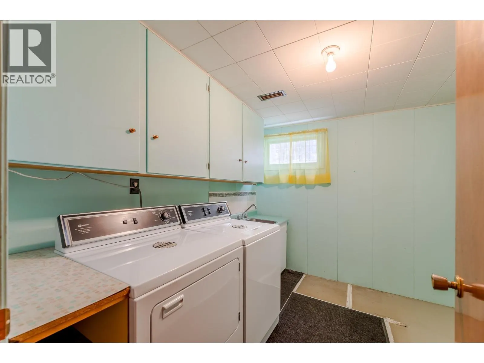 793 MacCleave Avenue