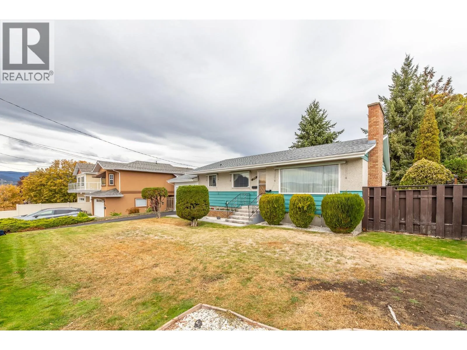 793 MacCleave Avenue