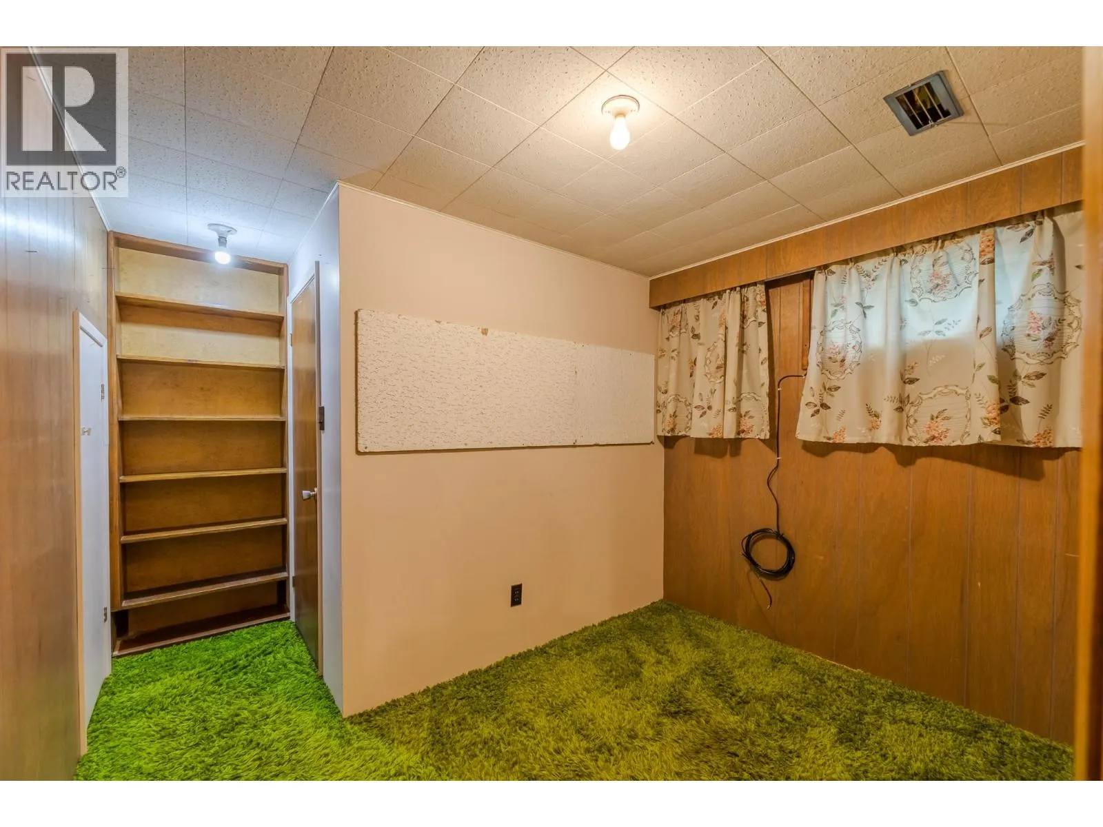 793 MacCleave Avenue