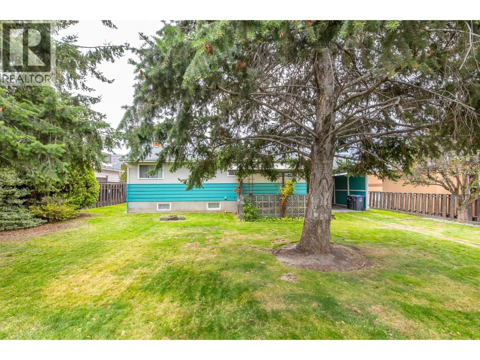 793 MacCleave Avenue