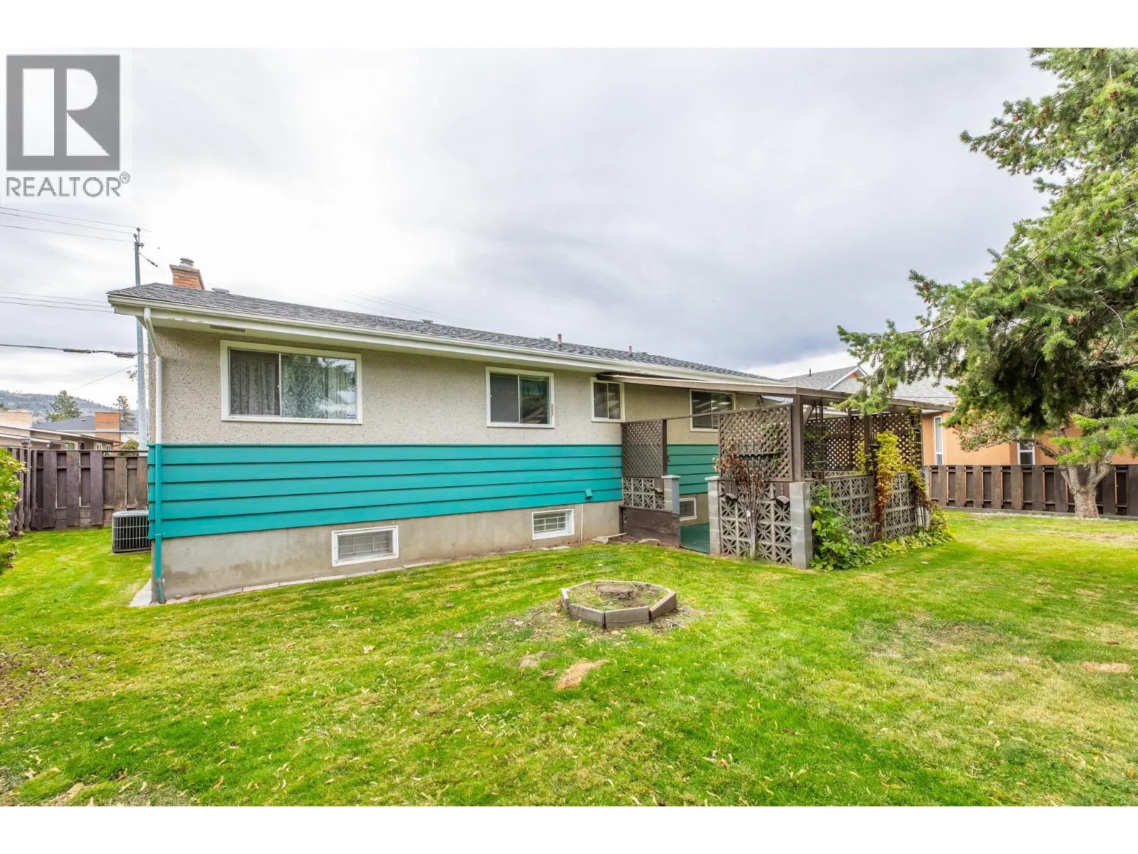 793 MacCleave Avenue