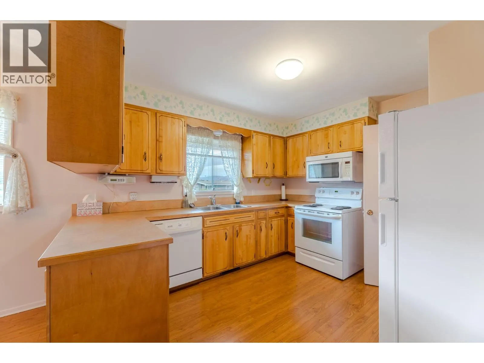 793 MacCleave Avenue