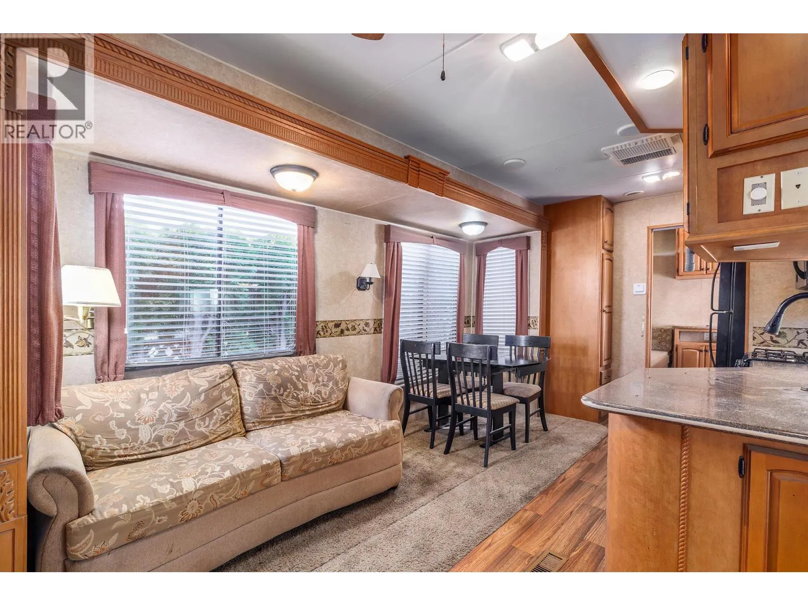 415 COMMONWEALTH Road Unit# 600