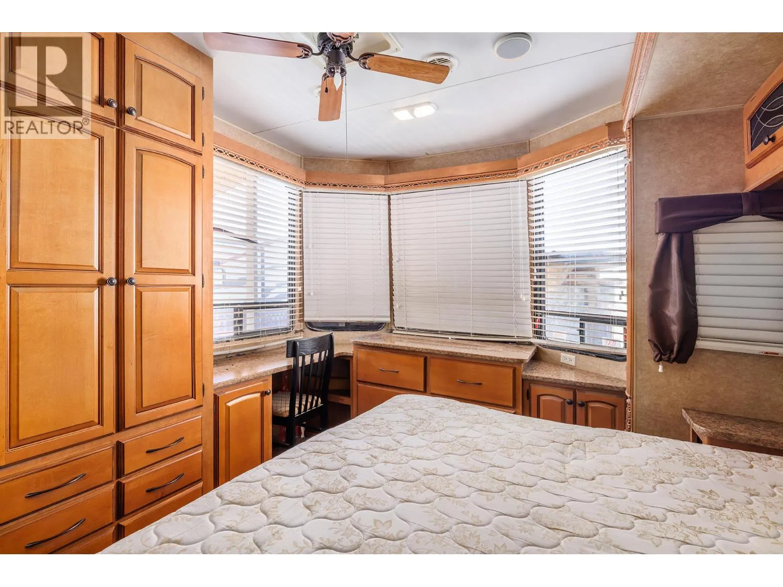 415 COMMONWEALTH Road Unit# 600