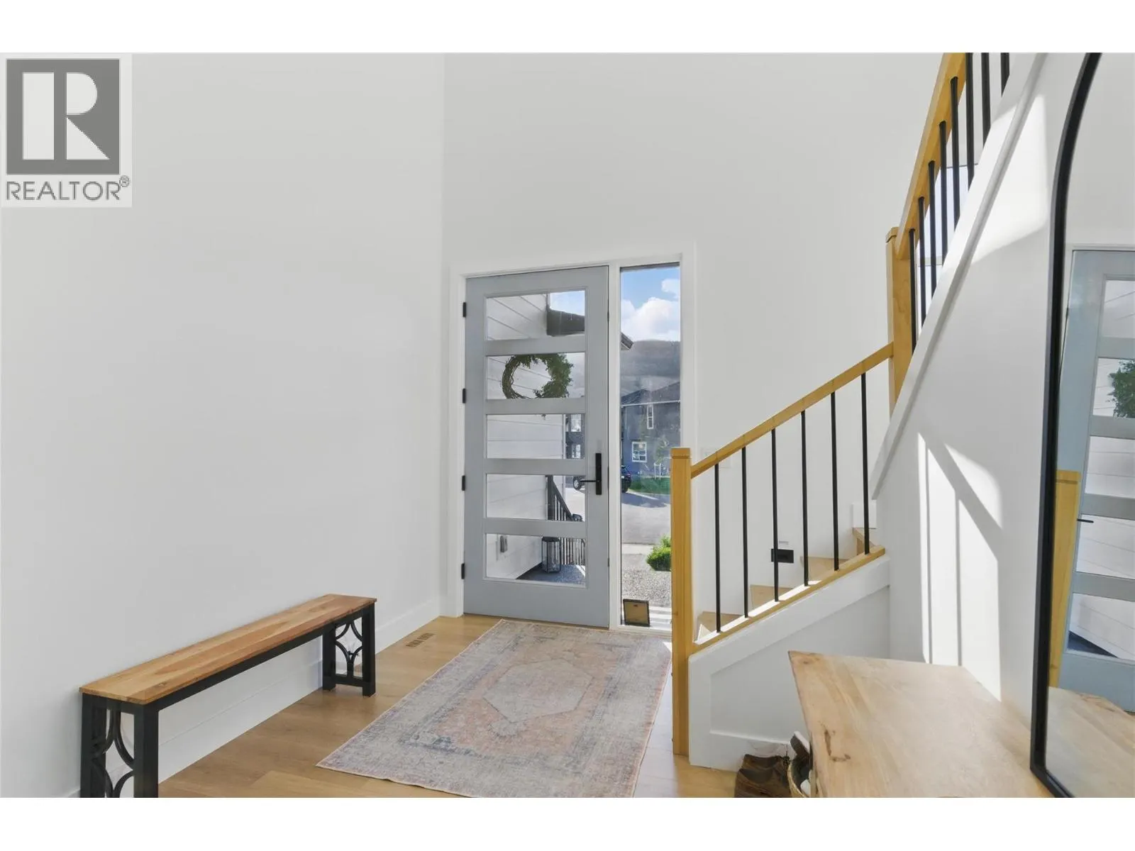 2744 BEACHMOUNT Crescent