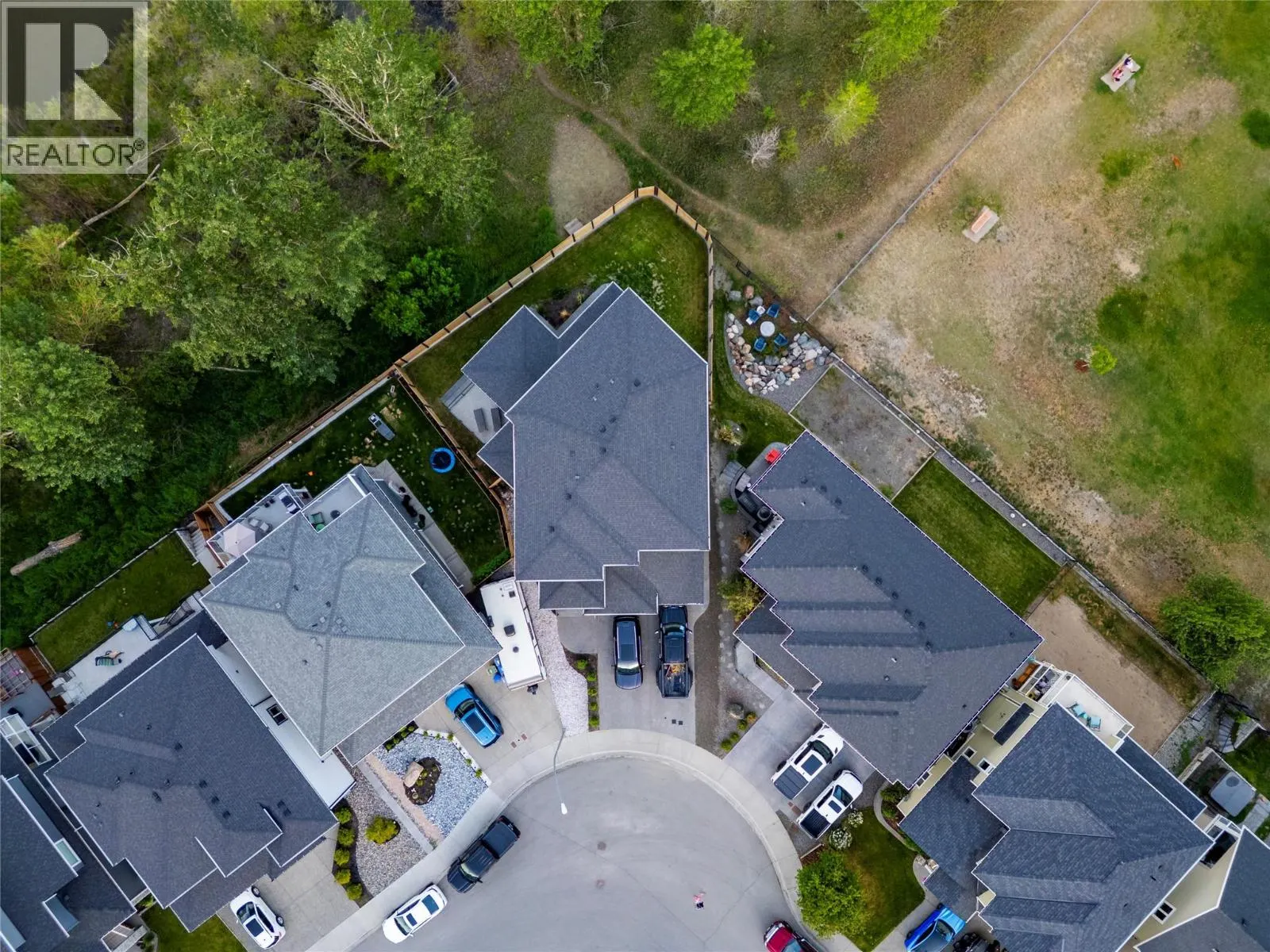 2744 BEACHMOUNT Crescent