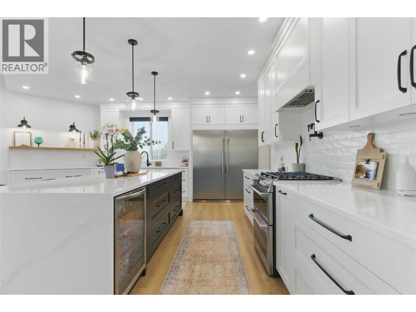 2744 BEACHMOUNT Crescent