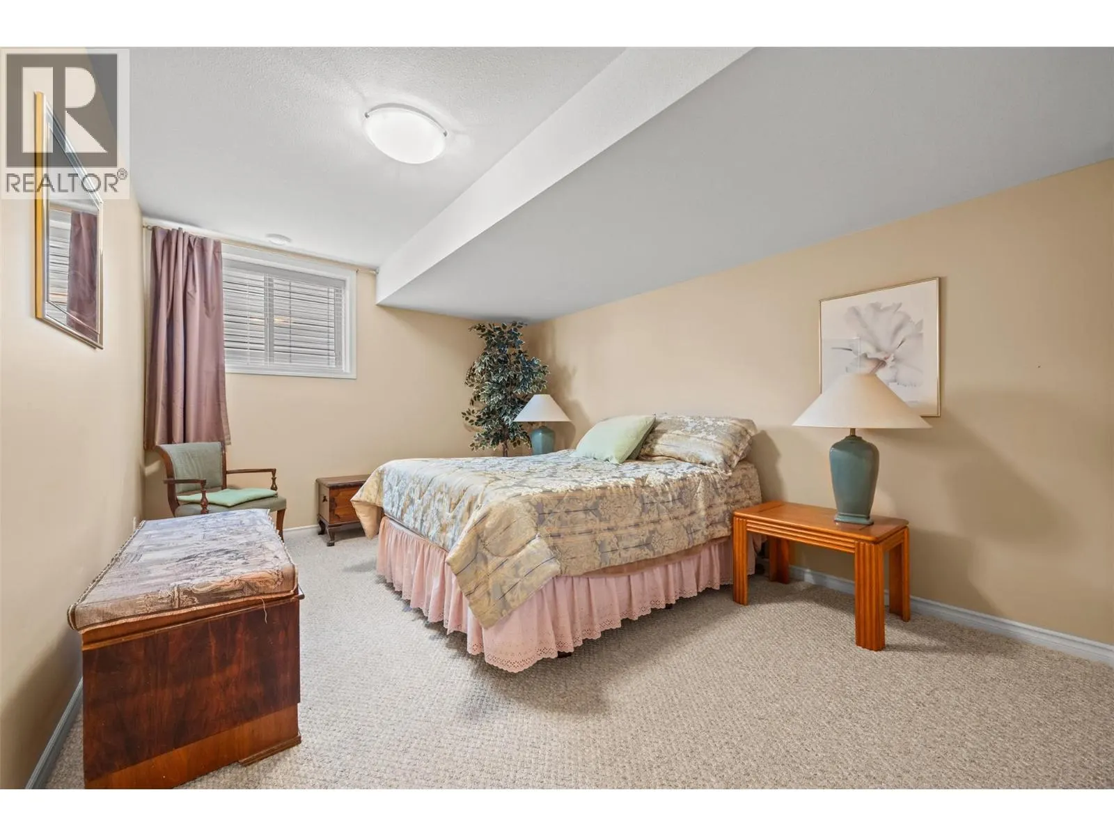 3512 Ridge Boulevard Unit# 8