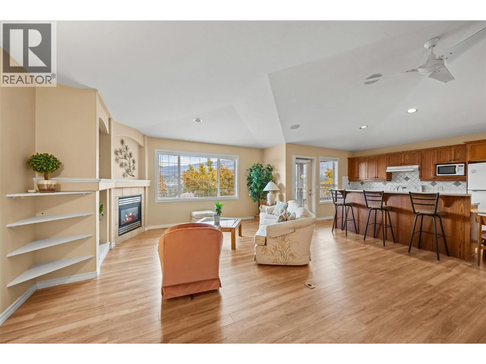 3512 Ridge Boulevard Unit# 8