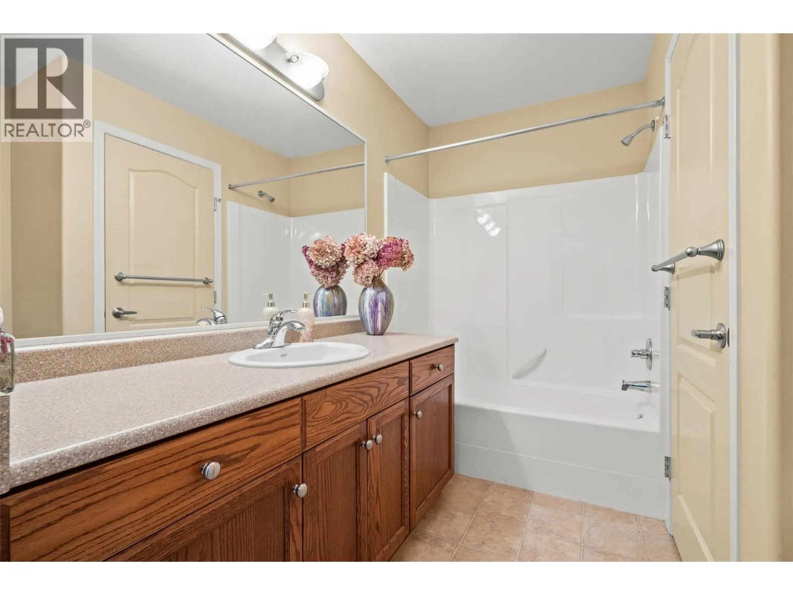 3512 Ridge Boulevard Unit# 8