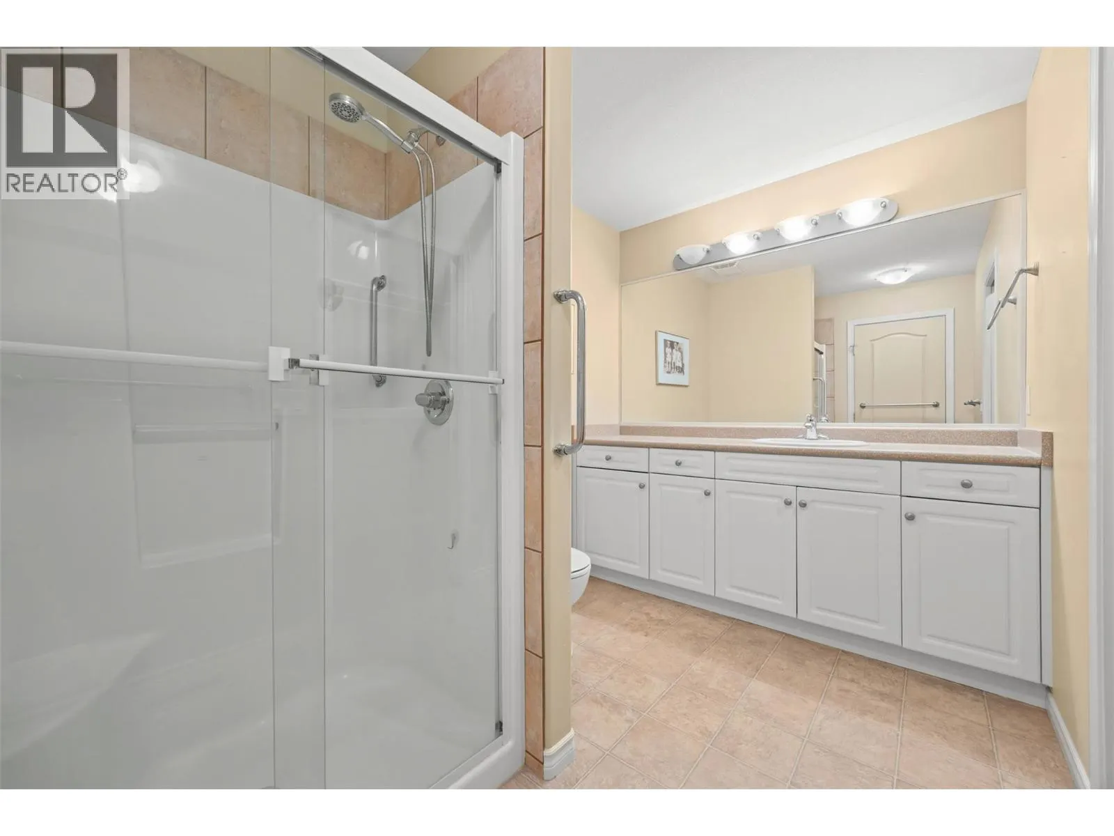 3512 Ridge Boulevard Unit# 8