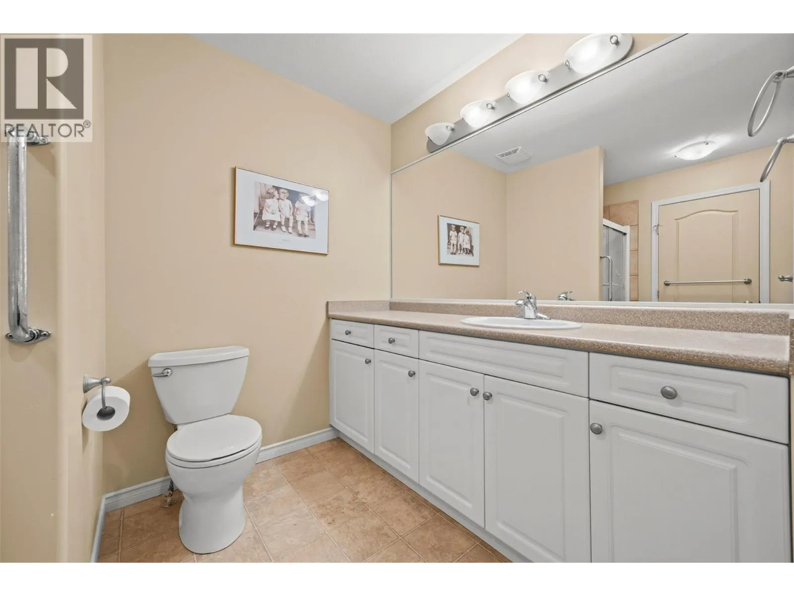 3512 Ridge Boulevard Unit# 8