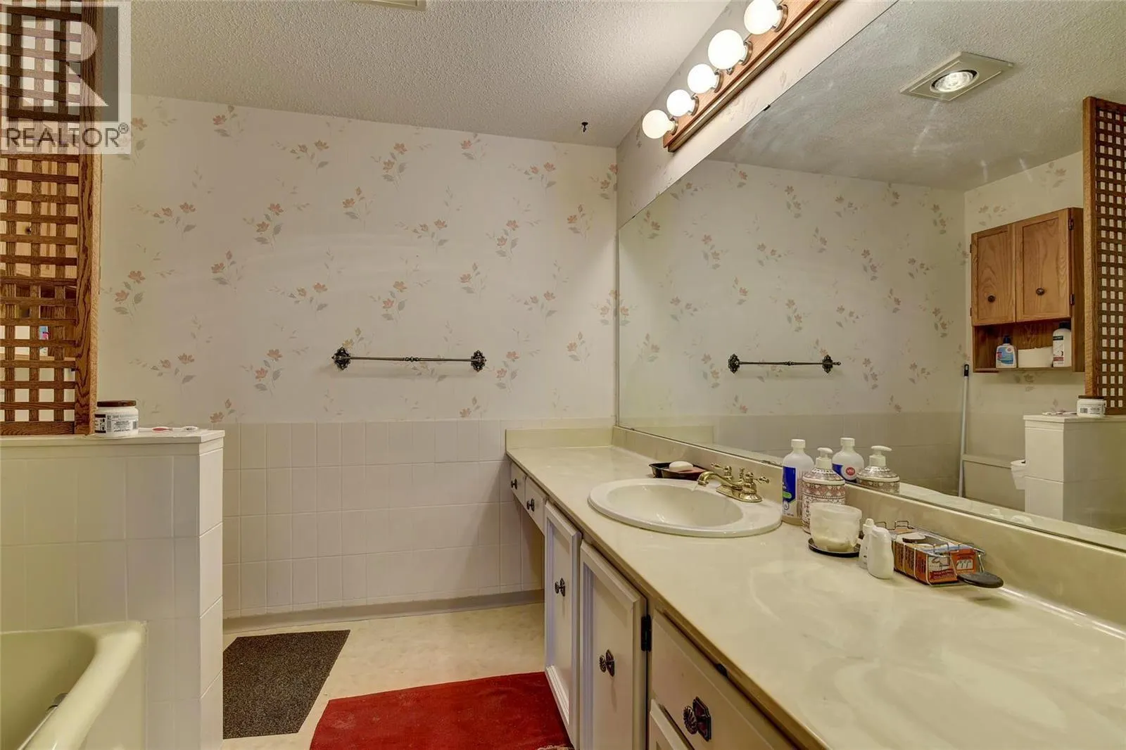 1075 Bernard Avenue Unit# 214