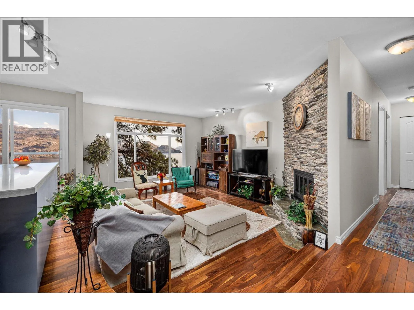 5821 Atkinson Crescent