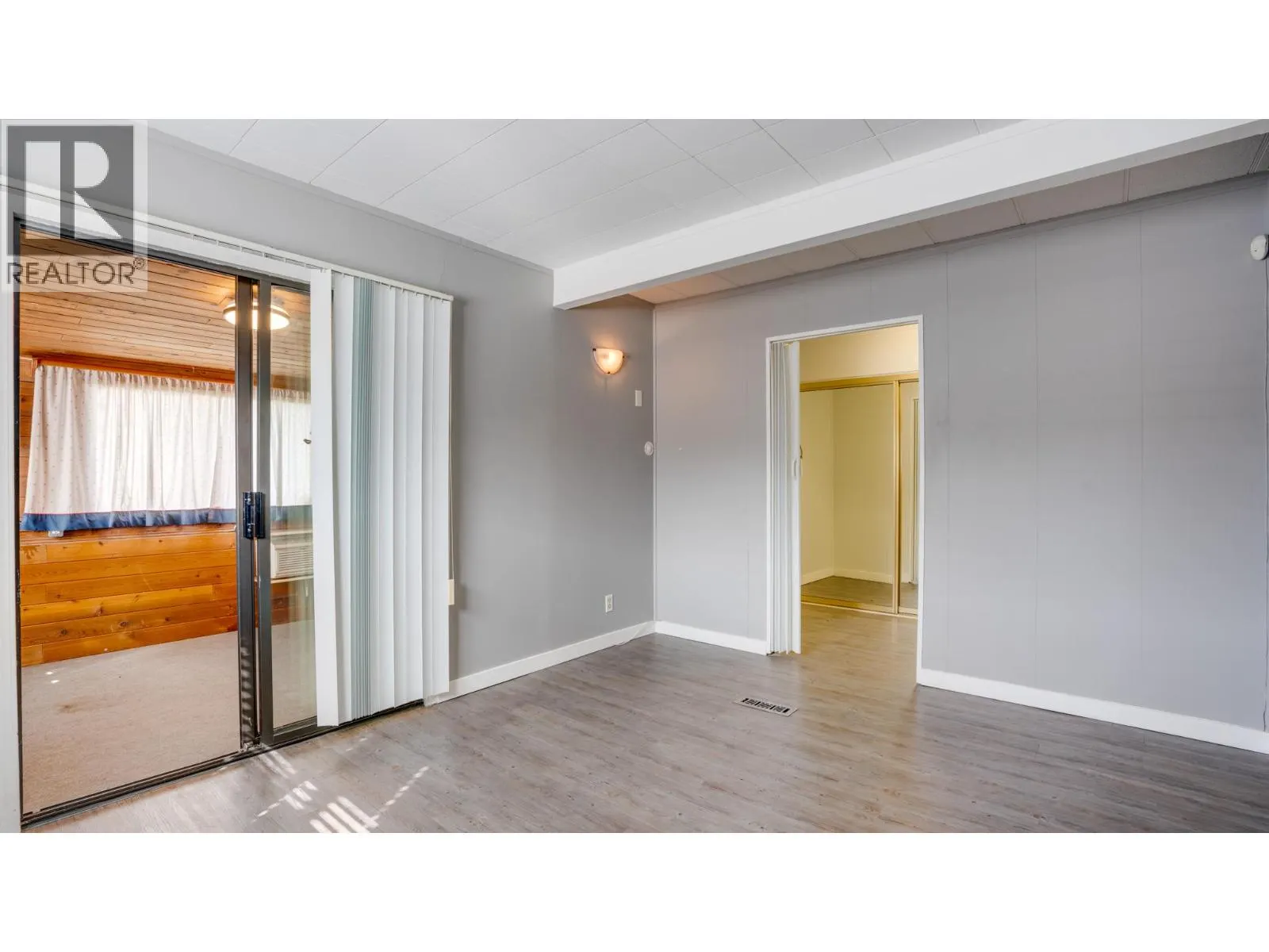 5484 25 Avenue Unit# 61