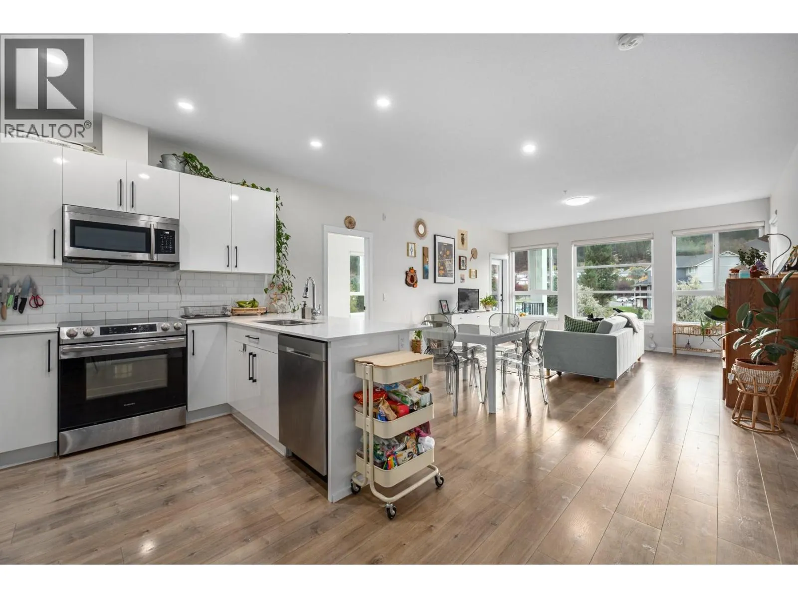 1880 Hugh Allan Drive Unit# 309