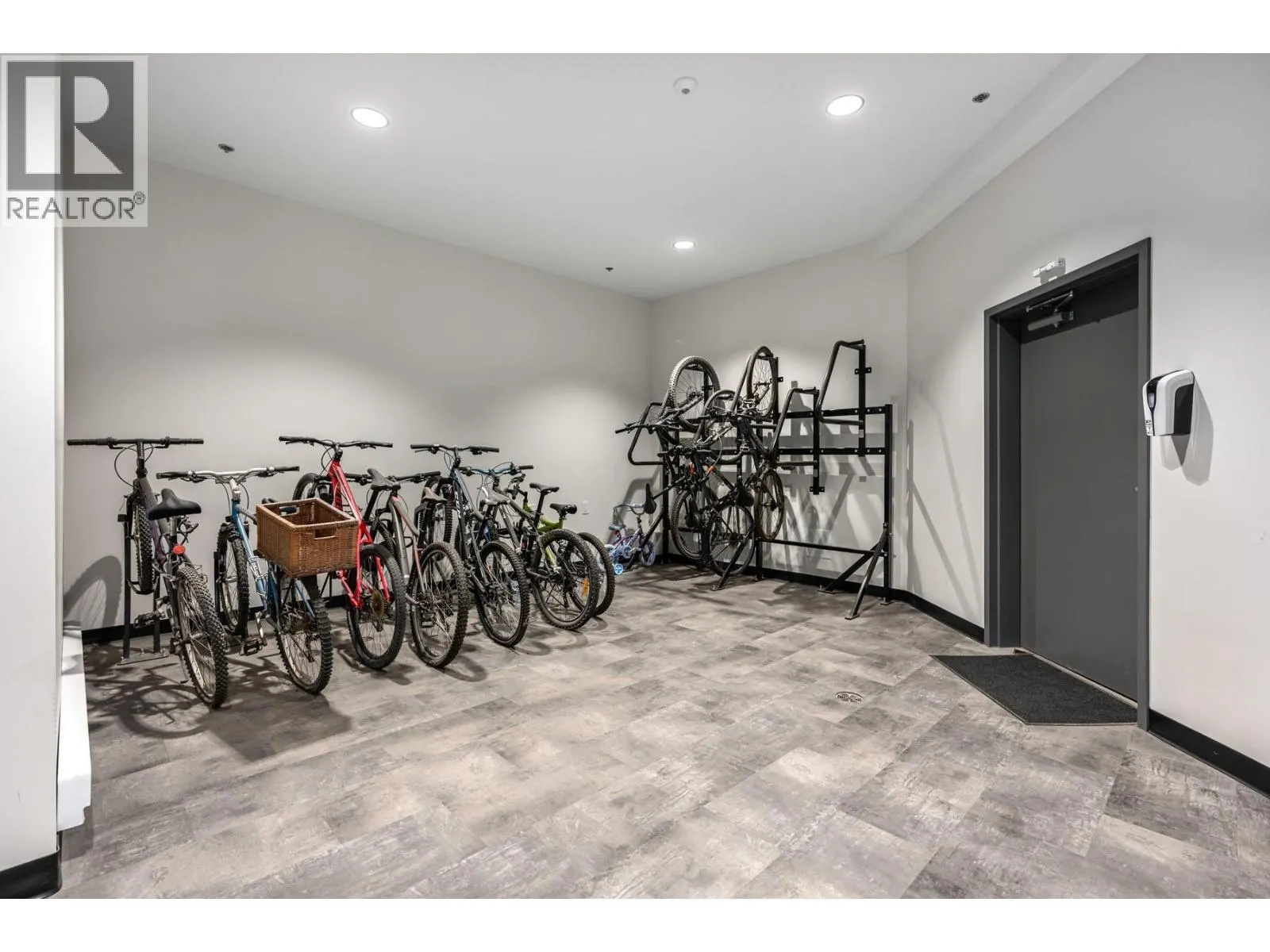 1880 Hugh Allan Drive Unit# 309