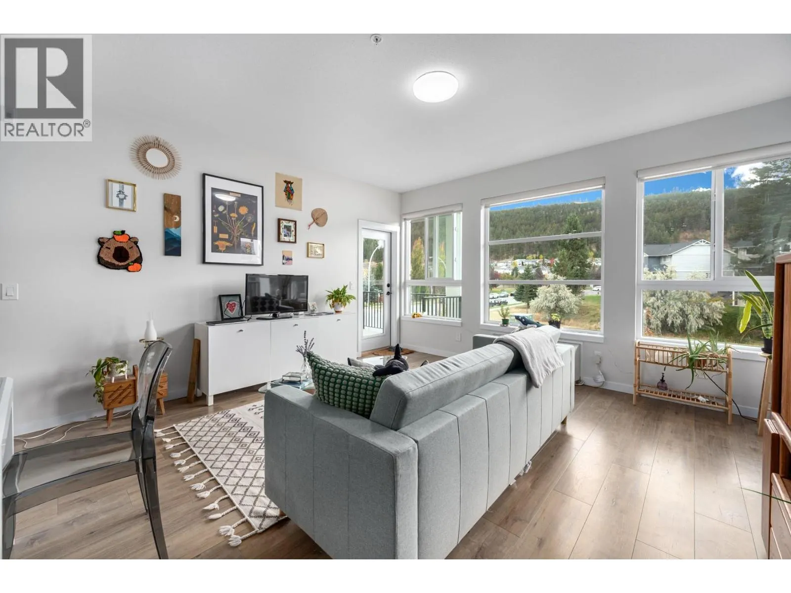 1880 Hugh Allan Drive Unit# 309