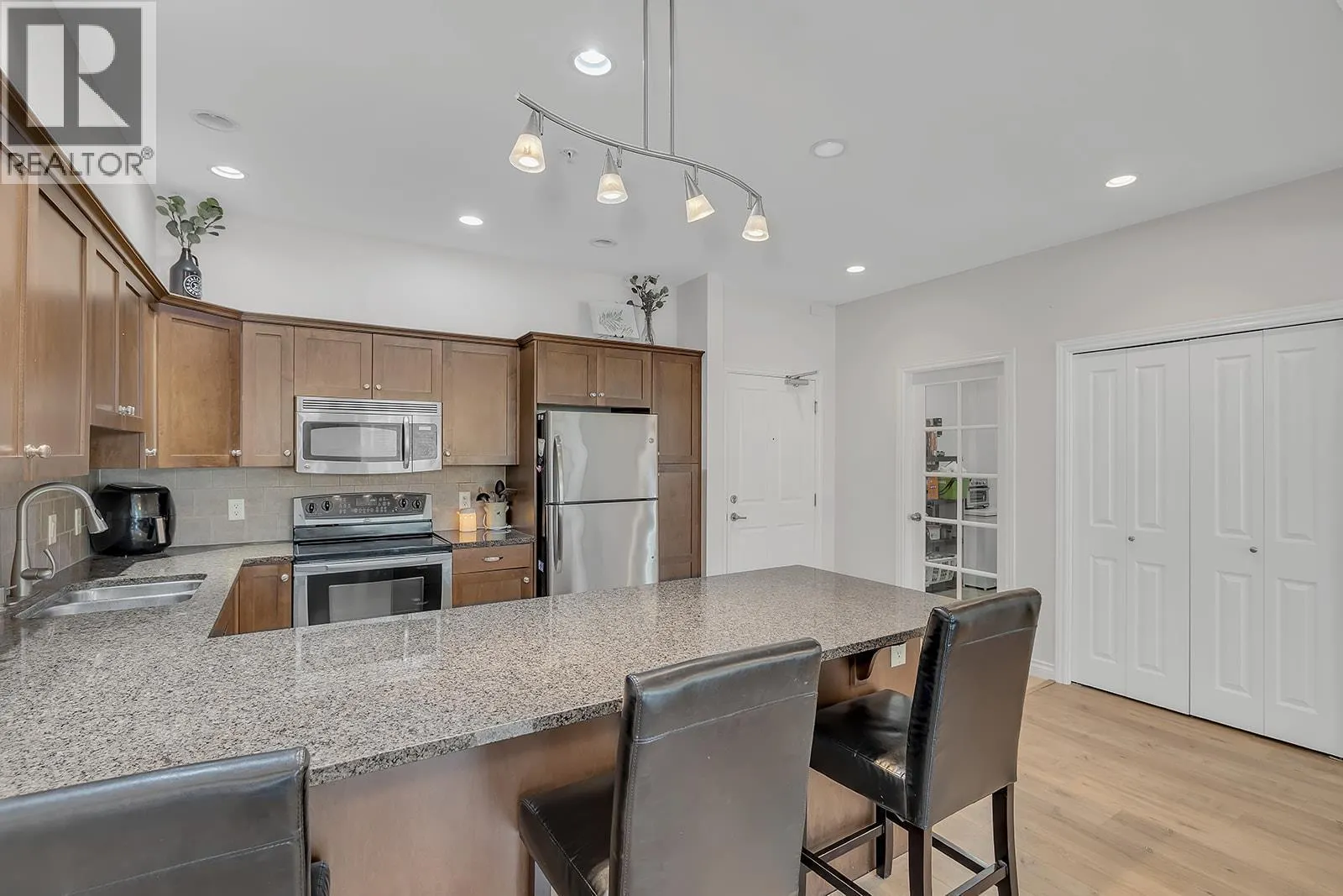 3832 Old Okanagan Highway Unit# 3305