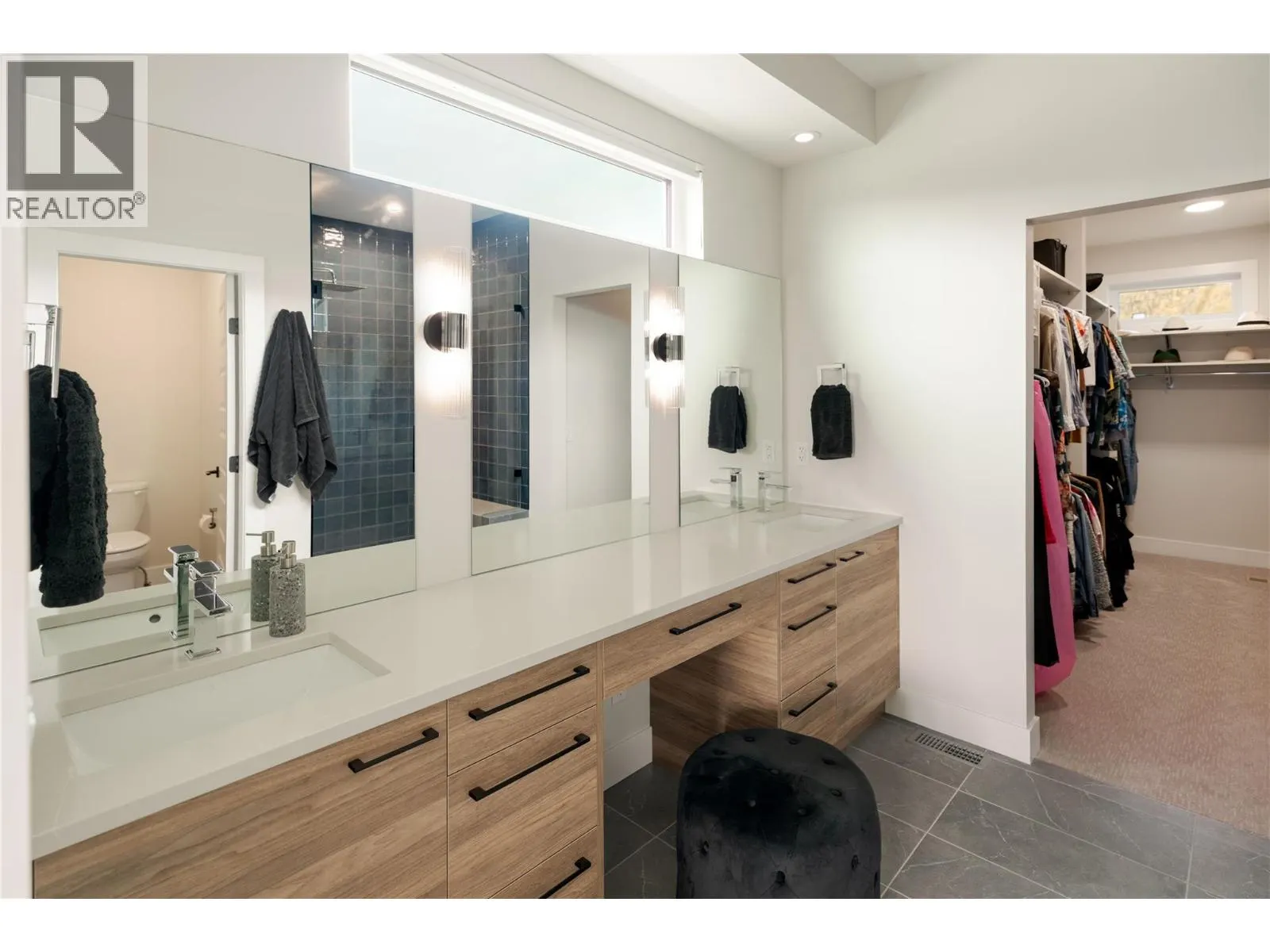 1131 Collinson Court