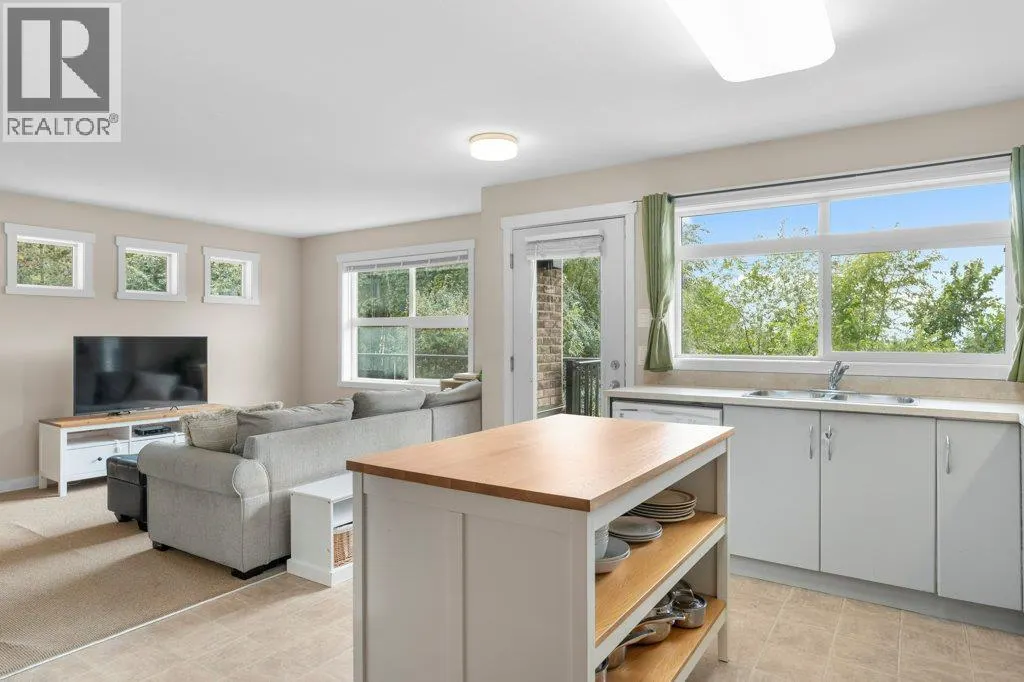 1477 Glenmore Road N Unit# 101B