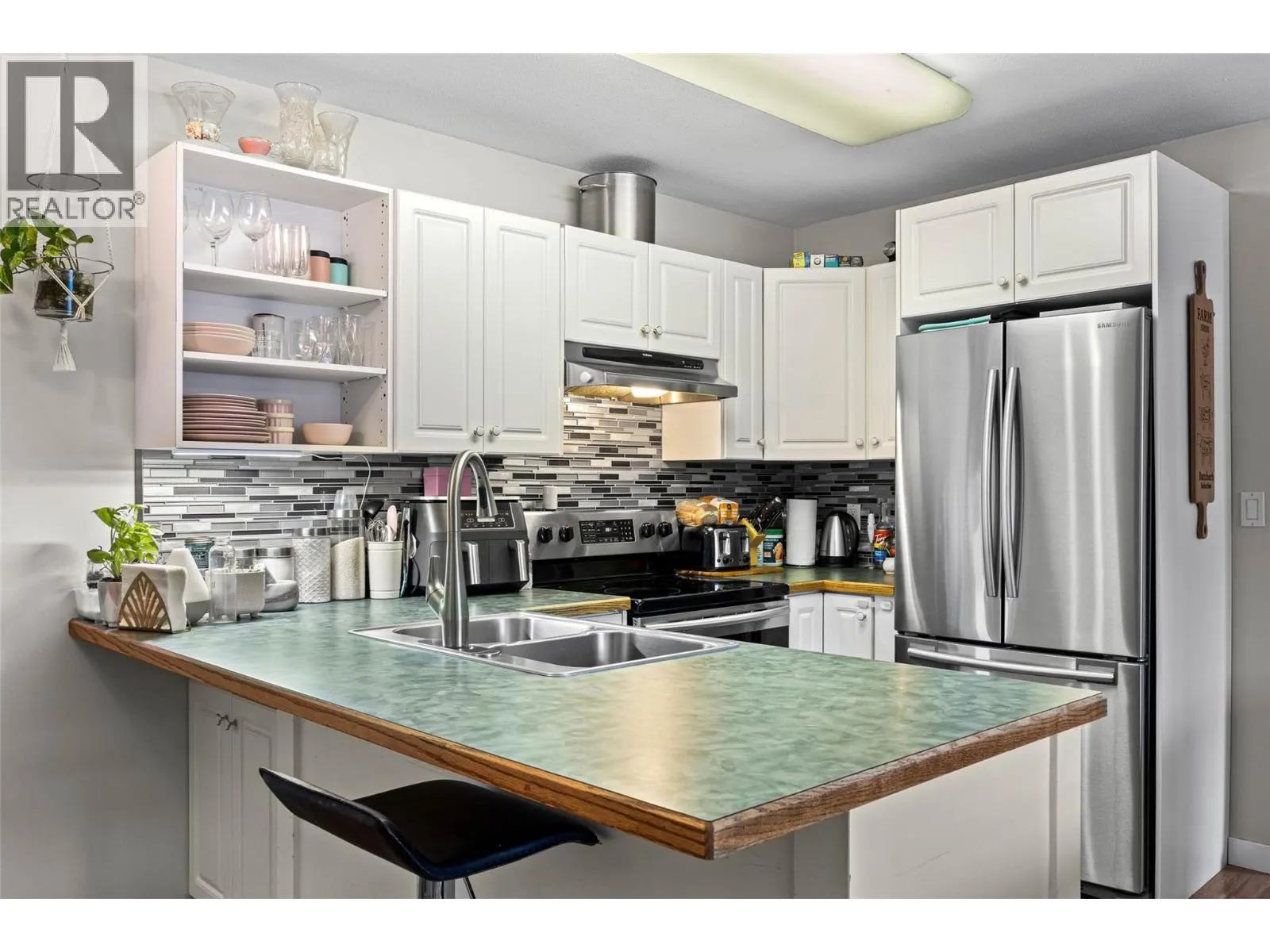 380 SHEPHERD Road Unit# 203