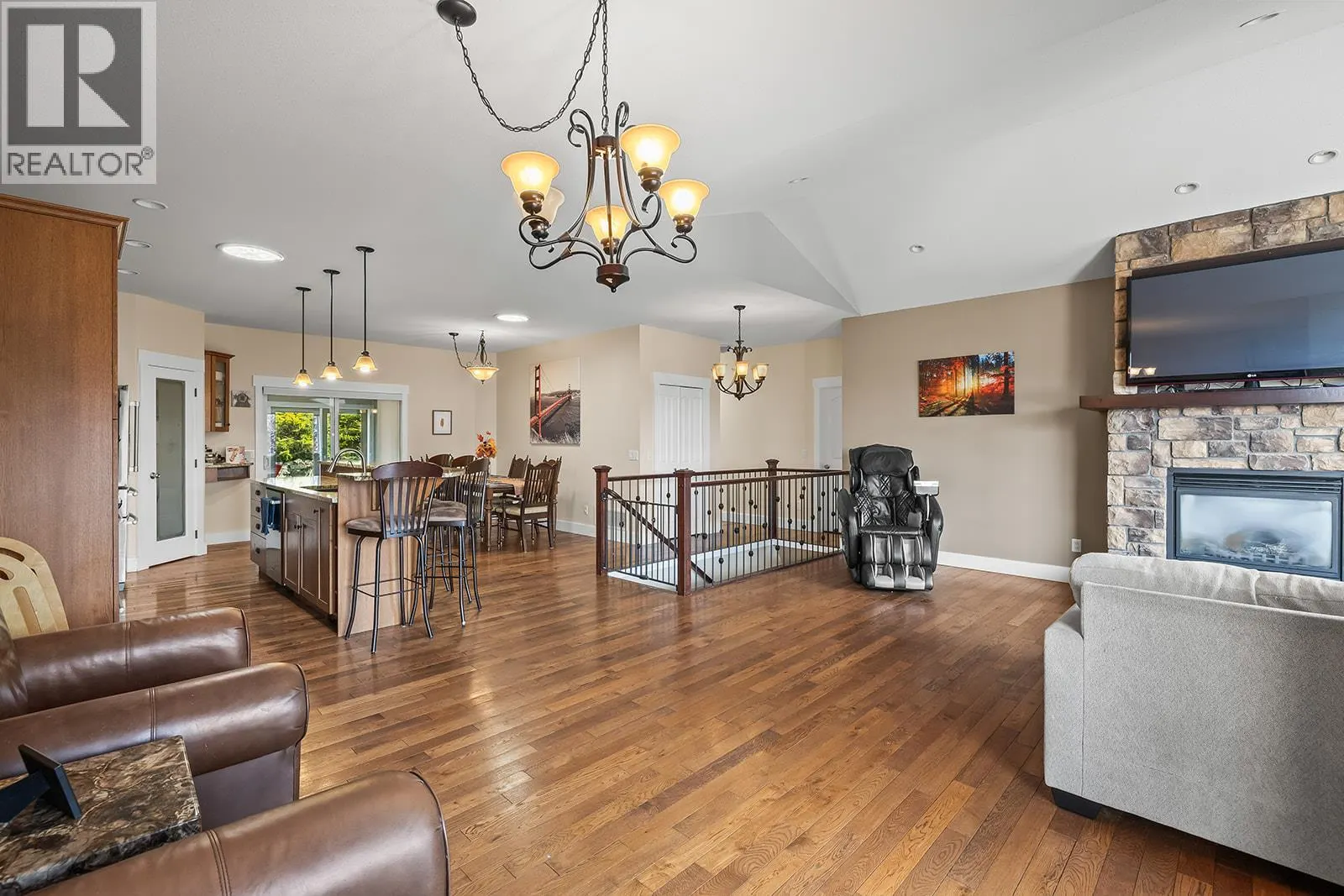 3431 Camelback Drive