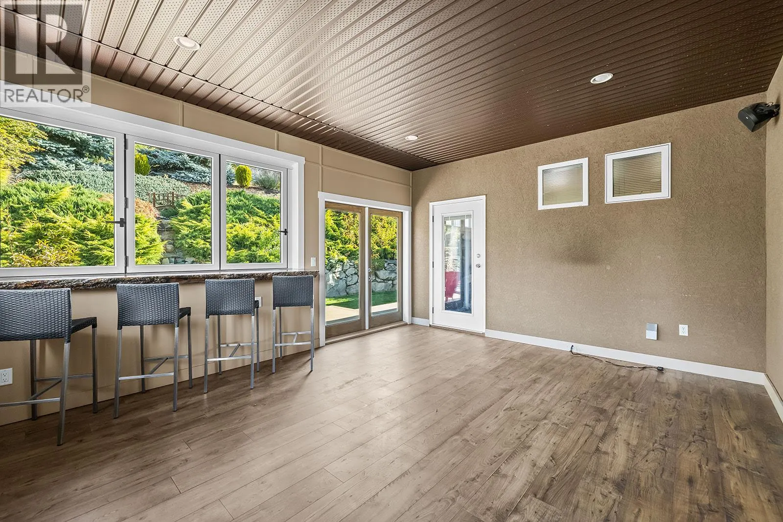 3431 Camelback Drive